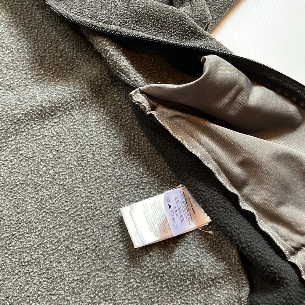 Columbia mock neck full zip fleece jacket, gray and black, kids size small